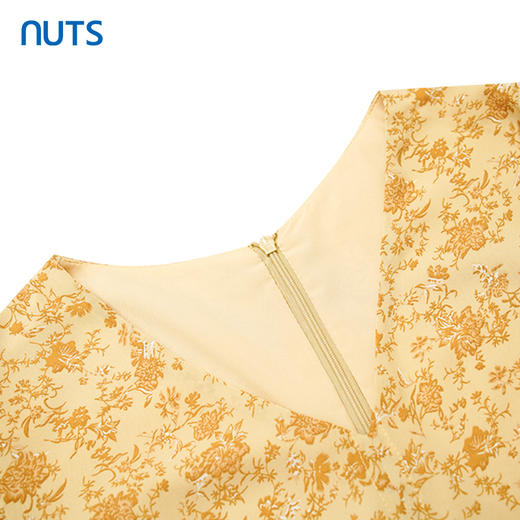NUTS碎花连衣裙女夏季新款褶皱收腰显瘦V领气质裙子428103396 商品图2
