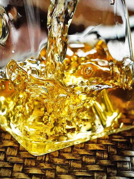 生肖系列龙珠【龙首曼松单株】2024年曼松单株单采，原料来自24号茶农李学平曼松王子山片区600年古树单株 600克/罐 拍5罐发6罐 每罐加送旅行锡罐 商品图4