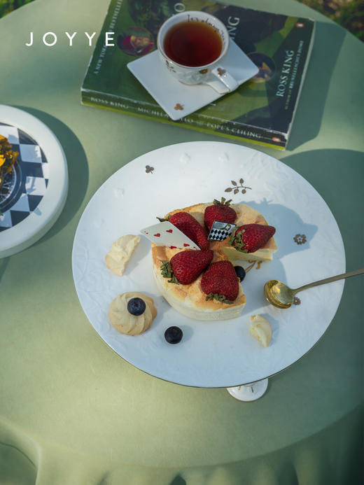 JOYYE爱丽丝-蛋糕盘用陶瓷浮雕简约点心架高档礼盒 商品图0