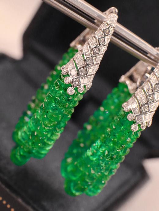 37.76ct 祖母绿耳环 商品图3