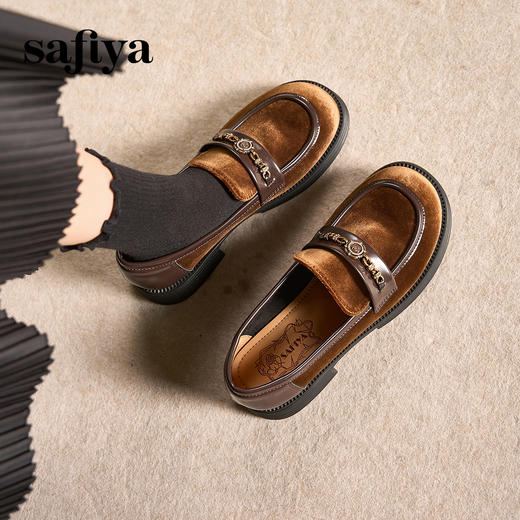 Safiya/索菲娅2024秋学院风复古丝绒玫瑰扣百搭圆头低跟乐福鞋 SF43112150 商品图4