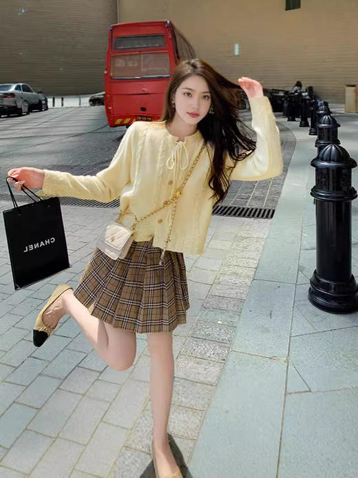 【秋冬新款长袖小衫】温柔风短款蝴蝶结系带麻花针织衫毛衣 开衫外套女 商品图3