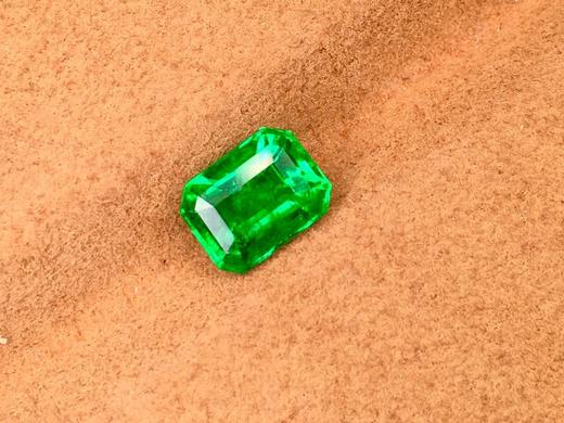 1.82ct 祖母绿裸石 商品图3