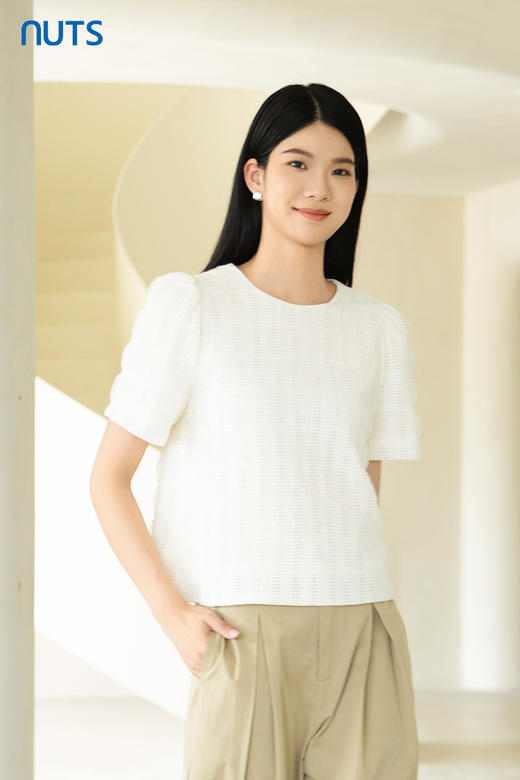 NUTS秋季新款白色圆领简约直筒泡泡袖套头衬衫衫女4320111A1 商品图5