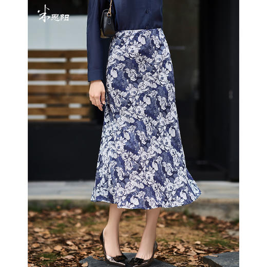 「雾蓝水墨」碎花半裙晕染碎花高级不撞款，轻薄垂顺走路带风，约会穿氛围感直接拉满！米思阳2026春季新款高级感碎花半身裙微弹舒适轻薄垂感裙子女3641 商品图0