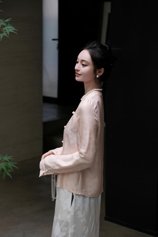 盛唐牡丹 |盈盈粉文竹交织真丝罗上衣 商品图1