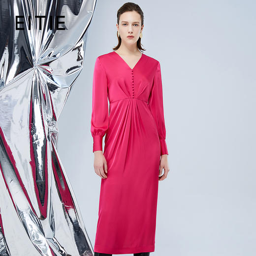 EITIE爱特爱秋季新款优雅V领气质洋气显瘦连衣裙女7507212 商品图0