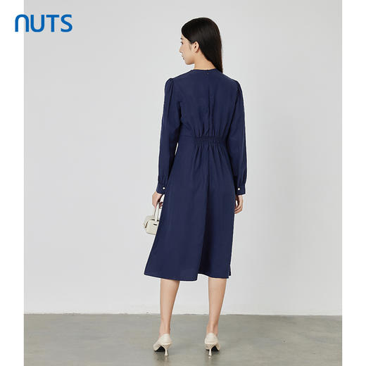 NUTS秋季新款气质通勤风修身显瘦褶皱设计长袖连衣裙女231103150B 商品图4