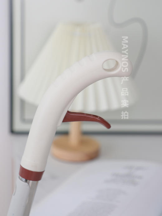 【MAYNOS喷水拖把】 🌟懒人清洁💦会喷水，干湿两用，29.9加送两块拖布！ ✅360°旋转拖头，清洁卫生无死角 ✅40cm加宽拖板，一体成型更耐用 商品图4