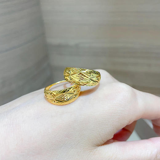 【限时克减128元】足金999.9 车花蛇肚耳饰耳圈耳包(ES00624)（预售产品下单后不退款不退货不换货不补差价（预售产品下单后不退款不退货不换货不补差价 商品图2