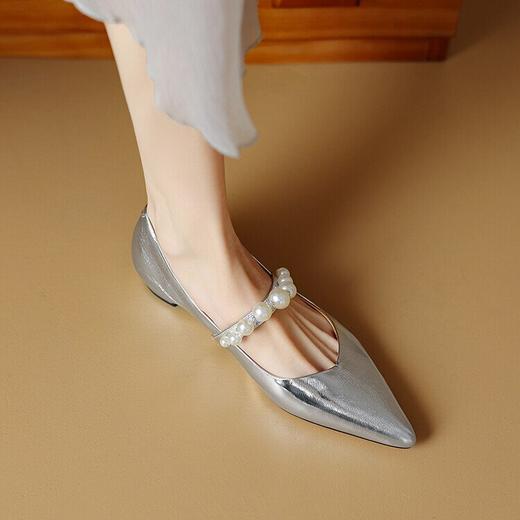 【预售5天】2024新款春秋法式银色玛丽珍鞋女尖头平底鞋女软底舒适浅口单鞋女NJMK&K878 商品图3