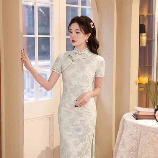 夏款复合蕾丝宽边中长款旗袍浅绿修身低开衩SJT650 商品图0