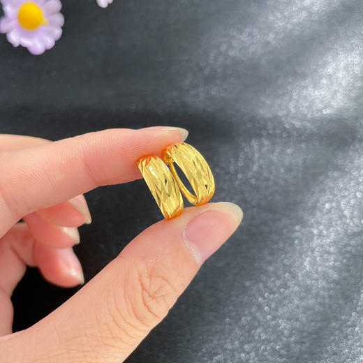 【限时克减128元】足金999.9 车花蛇肚耳饰耳圈耳包(ES00639)（预售产品下单后不退款不退货不换货不补差价（预售产品下单后不退款不退货不换货不补差价 商品图2