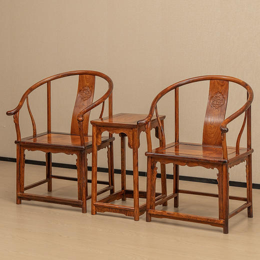 二十世纪 黄花梨螭龙纹圈椅成套（两椅一几） 商品图4