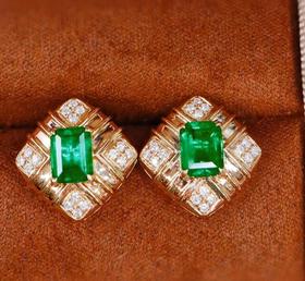 1.37ct 祖母绿耳钉
