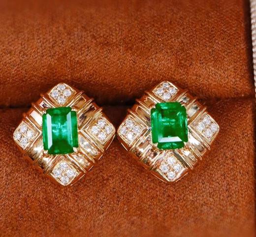 1.37ct 祖母绿耳钉 商品图0