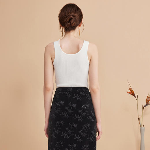 EITIE爱特爱秋季新款百搭时尚减龄修身针织无袖上衣小背心女D2401403 商品图9