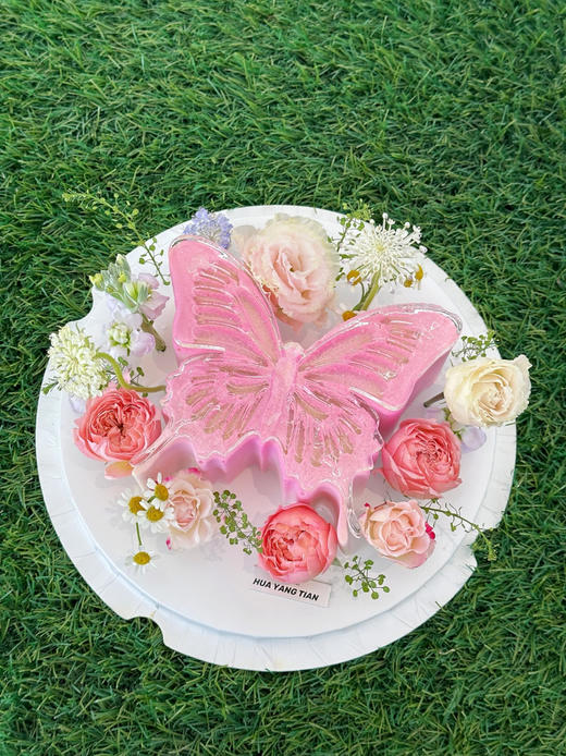 【提前一天】蝴蝶 · 白桃茉莉慕斯蛋糕（鲜花随季节调整） 商品图0
