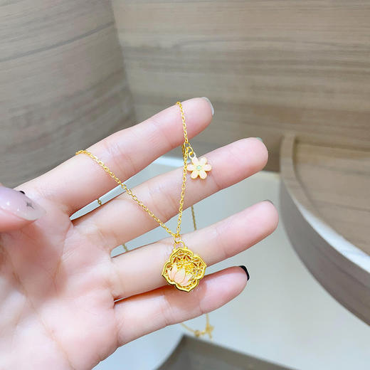 【限时克减150元】足金999 古法调节镂空花丝低温珐琅花形吊饰渐变七彩莲花花形套链(YGFTL00077)（预售产品下单后不退款不退货不换货不补差价 商品图7