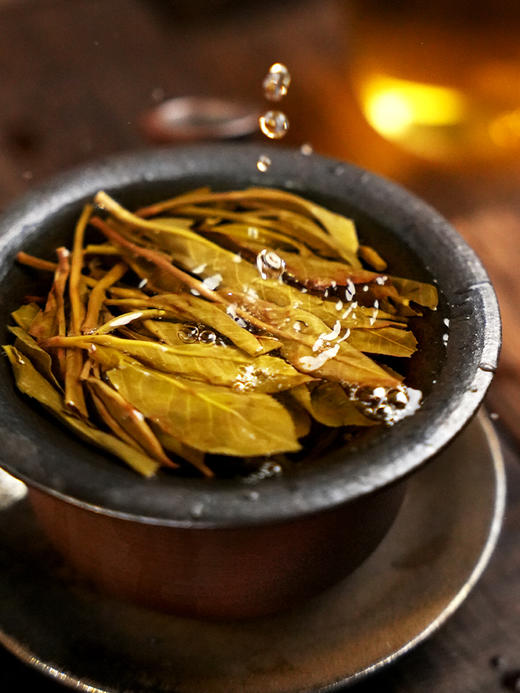 【班章王茶王】2024年勐海班章王茶王树高杆，每一饼班章王茶王树都在诠释味觉的顶级享受，357克/饼 拍5发6 拍20发25 每饼高端铜盒装 商品图7