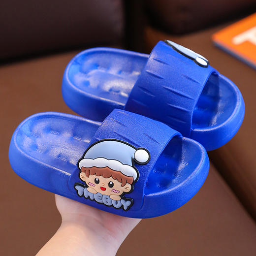 【由内而外的舒适 柔软亲肤，安心呵护宝宝每一天】卡通亲子儿童拖鞋 男童室内女孩防滑 新款踩屎感女童凉拖鞋 颜值有实力萌萌哒软软哒-QQ 商品图3