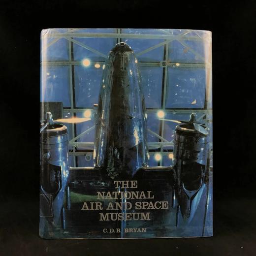美国国家航空航天博物馆图集（1983） 300幅插图（241幅彩色） 精装大16开 商品图0