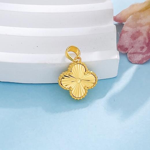 【限时克减150元】足金999.9 # 【精品】空心吊坠小幸运镭射四叶草吊坠（不含链，面宽约：13.2*12mm)(DZ00788)（预售产品下单后不退款不退货不换货不补差价） 商品图1