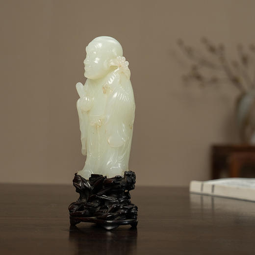 清 和田玉雕持经罗汉（红木座） 商品图3