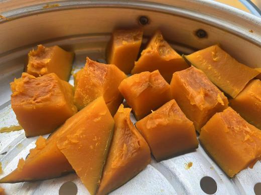 周三取货：【新疆贵族南瓜】一份3斤左右，冰淇淋口感，粉而不干，粉糯！ 商品图5