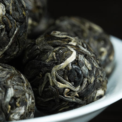 10月4日中午12点【龙团贡茶那罕龙珠】2023年古树春茶龙珠甄选46号茶农核心产区品质普洱茶生茶小龙珠70克/罐 商品图8