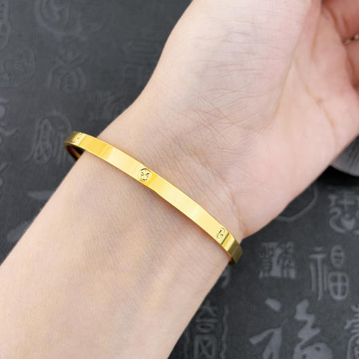 【限时克减150元】足金999.9 【精品】空心固口手镯镜面金车花米字手镯（面宽约3.5-3.9mm，厚约1.7mm)(AISZ00646-2)（预售产品下单后不退款不退货不换货不补差价） 商品图2