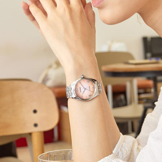 西铁城/CITIZEN光动能表盘时尚钢带女士手表EM1140-80X 商品图5