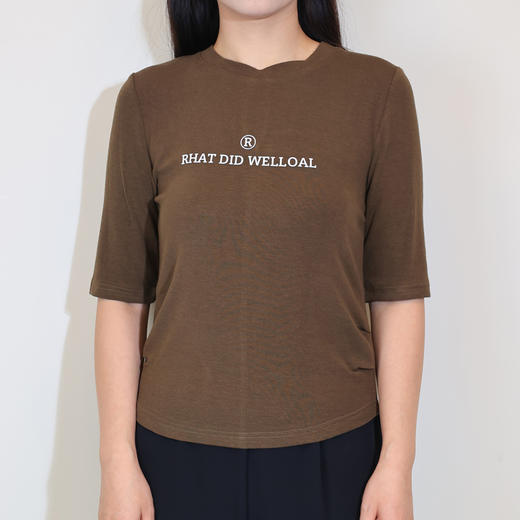 半身缘女装 秋季外穿打底后背破洞小性感中袖T恤243113M01113253 商品图1