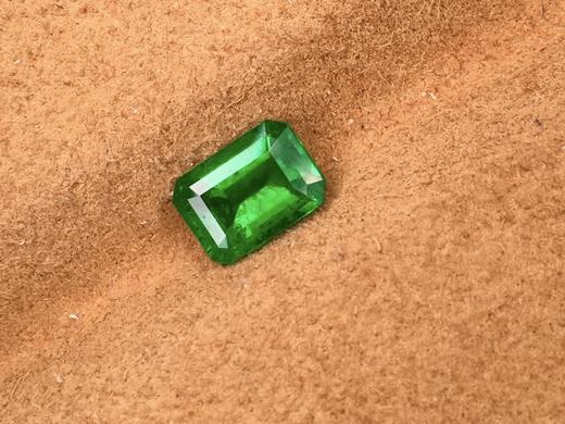 0.83ct 祖母绿裸石 商品图2