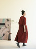 牧衣游原创提花丝麻连衣裙新款光泽丰盈红色V领禅意宽松长裙 芥拾 商品缩略图3