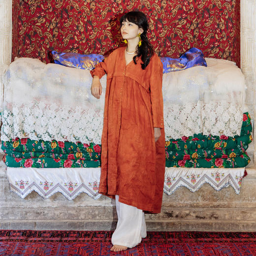 绽放582朵/【苏木系列】苎麻苏木植物染胭脂红长款旅行开衫连衣裙 商品图1