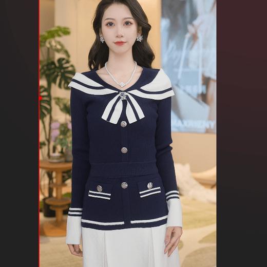 MAXRIENY2024年早秋精致复古海军风a摆收腰半裙(货号:MS85SK061) 商品图1
