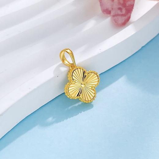 【限时克减150元】足金999.9 # 【精品】空心吊坠小幸运镭射四叶草吊坠（不含链，面宽约：13.2*12mm)(DZ00788)（预售产品下单后不退款不退货不换货不补差价） 商品图2