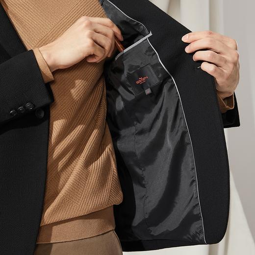 【高端系列】柒牌男士休闲西服2024秋季新款字母提花黑色西装外套	127C70770 商品图2