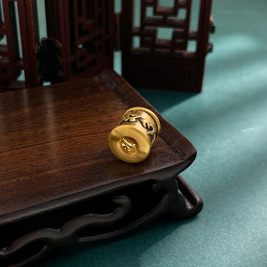 【限时7.5折】【定价黄金】足金 #电黑金 3D硬金电黑金手串配件六字真言路路通Diy手串配件(V3DSC00405)（预售产品下单后不退款不退货不换货不补差价） 商品图1