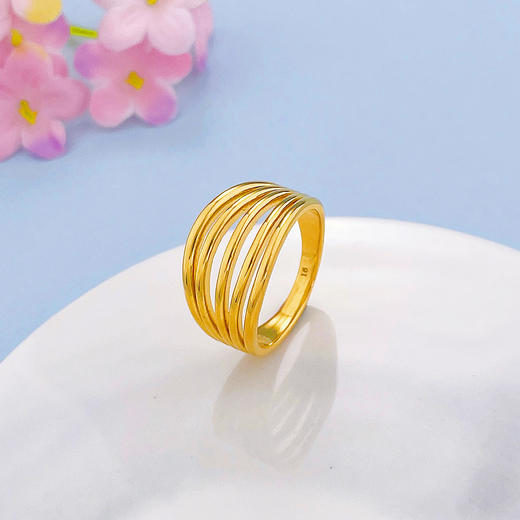 【限时克减150元】足金 【精品】无氰5D硬金固口戒指镂空绕线圈戒几何线条个性宽版固口圈戒(AR5DJZ00044)（预售产品下单后不退款不退货不换货不补差价） 商品图1