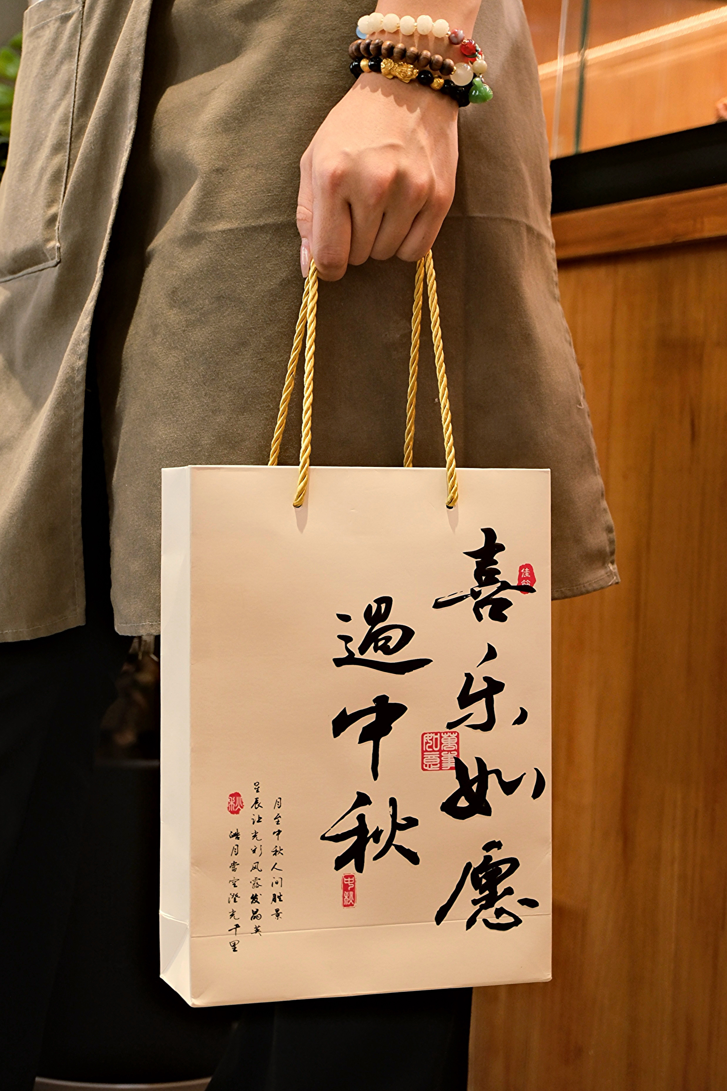 中秋节蛋黄酥礼盒 六个装（原价98特价78，买20盒再加送1盒，提货时间9月1日开始至9月17日结束，下单备注清楚日期即可，跑腿或邮寄费用自理）