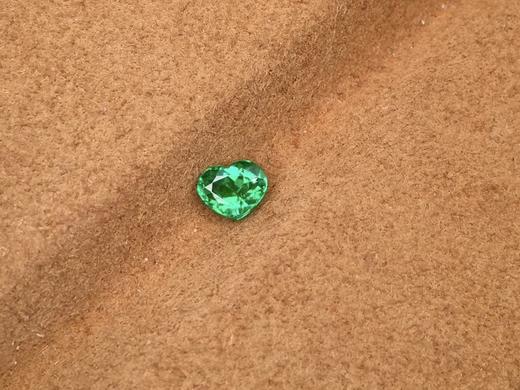 0.38ct 祖母绿裸石 商品图1