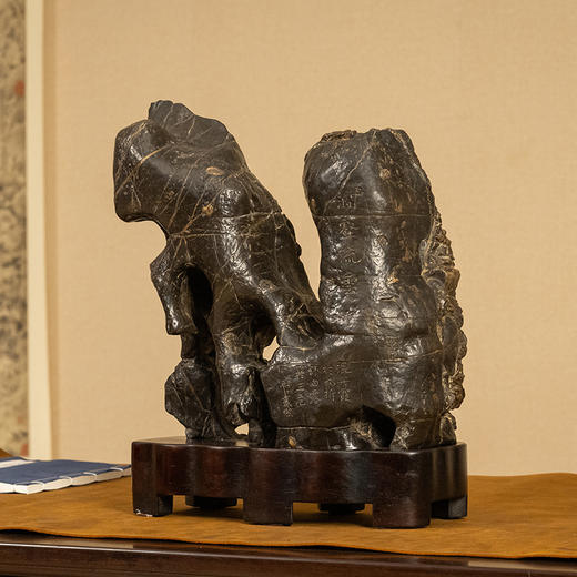 清 灵璧石“涧壑流云”文房赏石（红木座） 商品图3