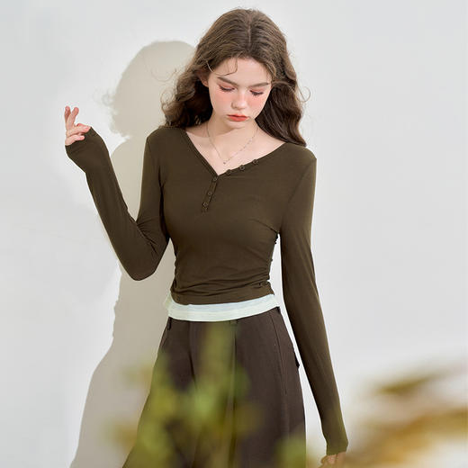 撞色设计感假两件长袖T恤女早春捏褶显瘦修身上衣V3242273 商品图2