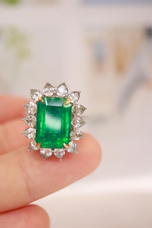 6.17ct 祖母绿戒指吊坠 商品图3