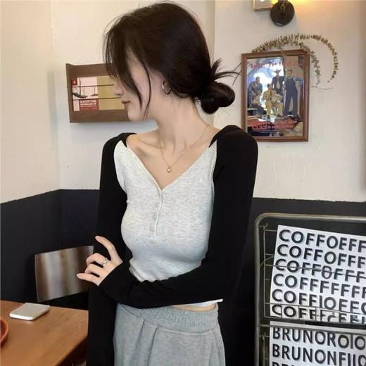 早秋新款【连帽长袖t恤女】修身显瘦 V领辣妹短款打底上衣 插肩袖拼接长袖 商品图1