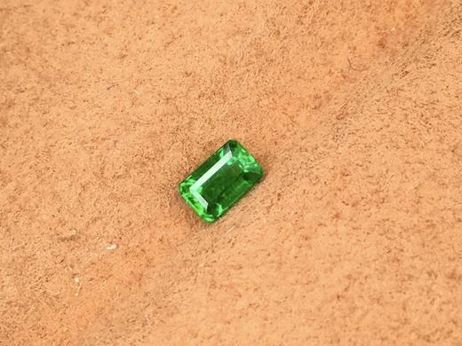 0.33ct 祖母绿裸石 商品图1
