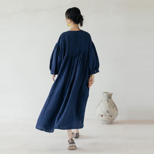 * 绽放608朵/双支砂洗亚麻青金石蓝 V领手工塔克褶宽松长袖连衣裙子 商品图3
