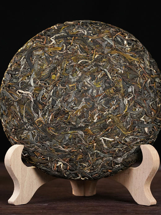 【紫票】2024年头春头采联合茶农共同出品 冰岛中的实力派，离老寨最近的寨子，普洱茶生茶357克/饼 拍5发6拍20发25 商品图6